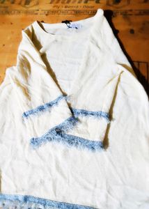 Winter Quarter Sleeves White Top...⬜