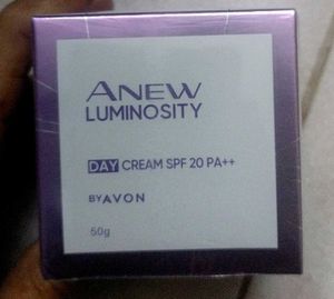 Anew Luminosity Day Cream SPF20