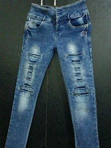Trendy Ripped Jeans