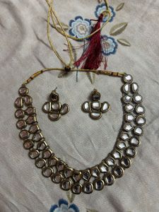 Elegant Kundan choker Set