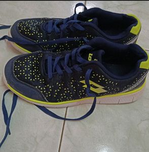 LOTTO BRAND LIGHT USED WALKING SHOES