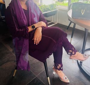 Elegant Purple Embroidered Kurta