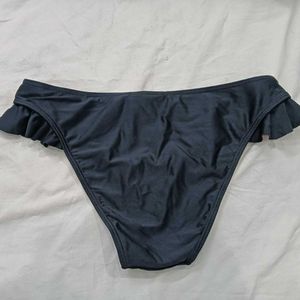 Black Ruffle 🪔Bikini Bottom