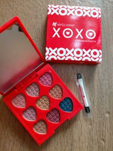 MyGlamm XOXO Eyeshadow Palette
