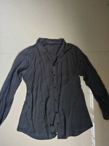 grey shirt