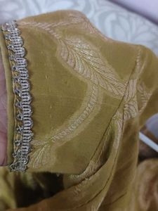 Elegant Olive Green Kurta with Floral Print