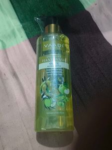 Vaadi Herbals Olive & Green Apple Hand Wash