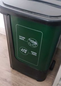 Nayasa 2-in-1 Pedal Dustbin - 33 L