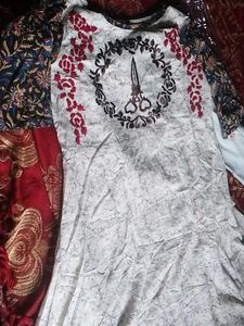 XXL Elegant Cream &amp; Black Printed Ethnic Gown