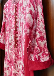Chic Pink &amp; White Abstract Print Kurta.