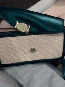 Chic Black &amp; Tan Crossbody Bag
