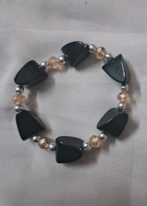 Elegant Black Beaded Shining Bracelet