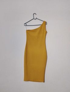 One-Shoulder Midi Dress with Detachable Bow