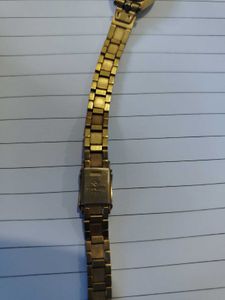 Elegant Gold Tone Women's Watch