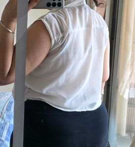 Chic Sleeveless Top.with inner