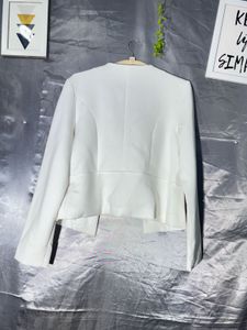 SHEIN Chic White Blazer