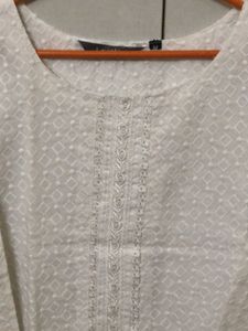 Elegant White Chikankari Kurta