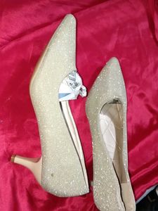 Sparkling Pointed Toe Heels