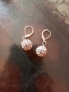 Silver Earing With Diamond