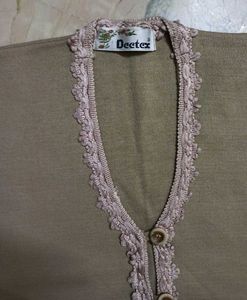 Sleeveless Sweater With Delicate Lace Trim