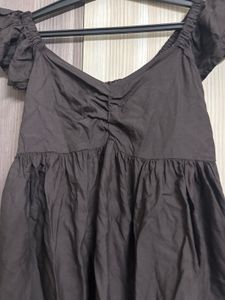 RUFFLE TOP