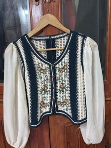 crochet top with chiffon ballon sleeves