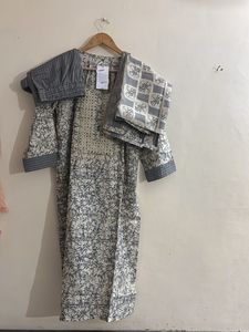 brand new pretty stichthed suit