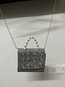 Sparkly Flower Detail Party Bag🤩🩶