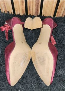 Elegant Red Bow Heels