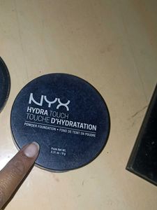 Assorted Compact Powders with free container
