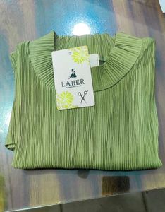 Chic Pleated Mock Neck Sleeveless Top