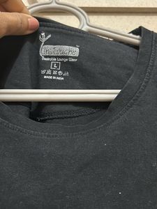 Black Simplify Tee