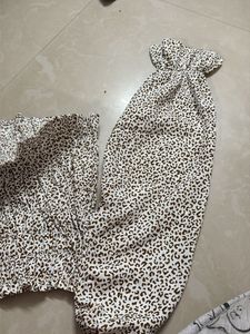 Chic Leopard Print Smocked Top