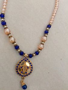 Elegant Pearl and Blue Stone Necklace Set