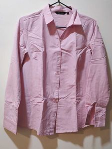 Women regular fit solid spread collar casual shirt