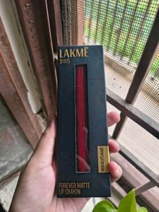 Lakme 9 to 5 Forever Matte Lip Crayon