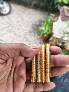 Set of 4 Gold &amp; Pearl Bangles