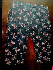 Floral Print Cropped Pants