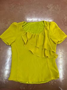 Chic Ruffle Top