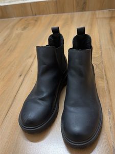 Black Chelsea Boots