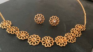 Exquisite Floral Gold Jewellery Set with bracelet