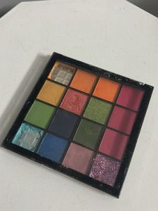 Vibrant Eyeshadow Palette