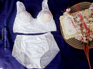 Elegant White Lace Lingerie Set