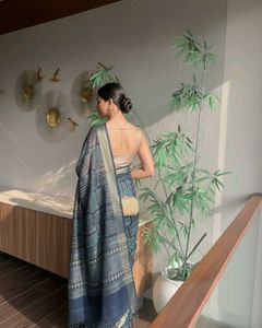 🌸Elegant Geometric Print Saree🌺