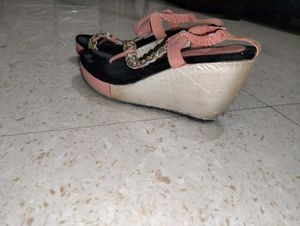 Chic Pink Wedge Sandals