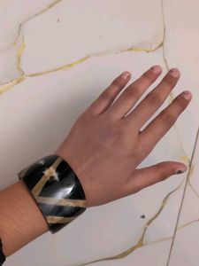 2000s Esque Black & Beige Bangle Bracelet