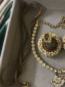 assorted Exquisite Gold Tone Jewellery Set