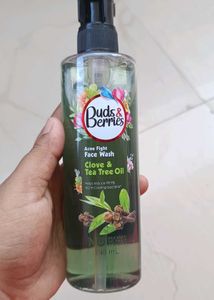 Buds & Berries Acne Fight Face Wash