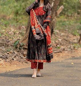 Elegant Ethnic Kurta Set