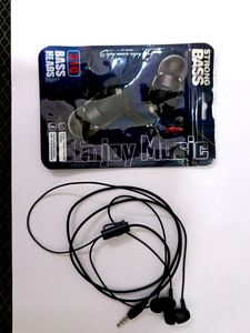 BRAND**NEW*** EARPHONES WITH GOOD SOUND